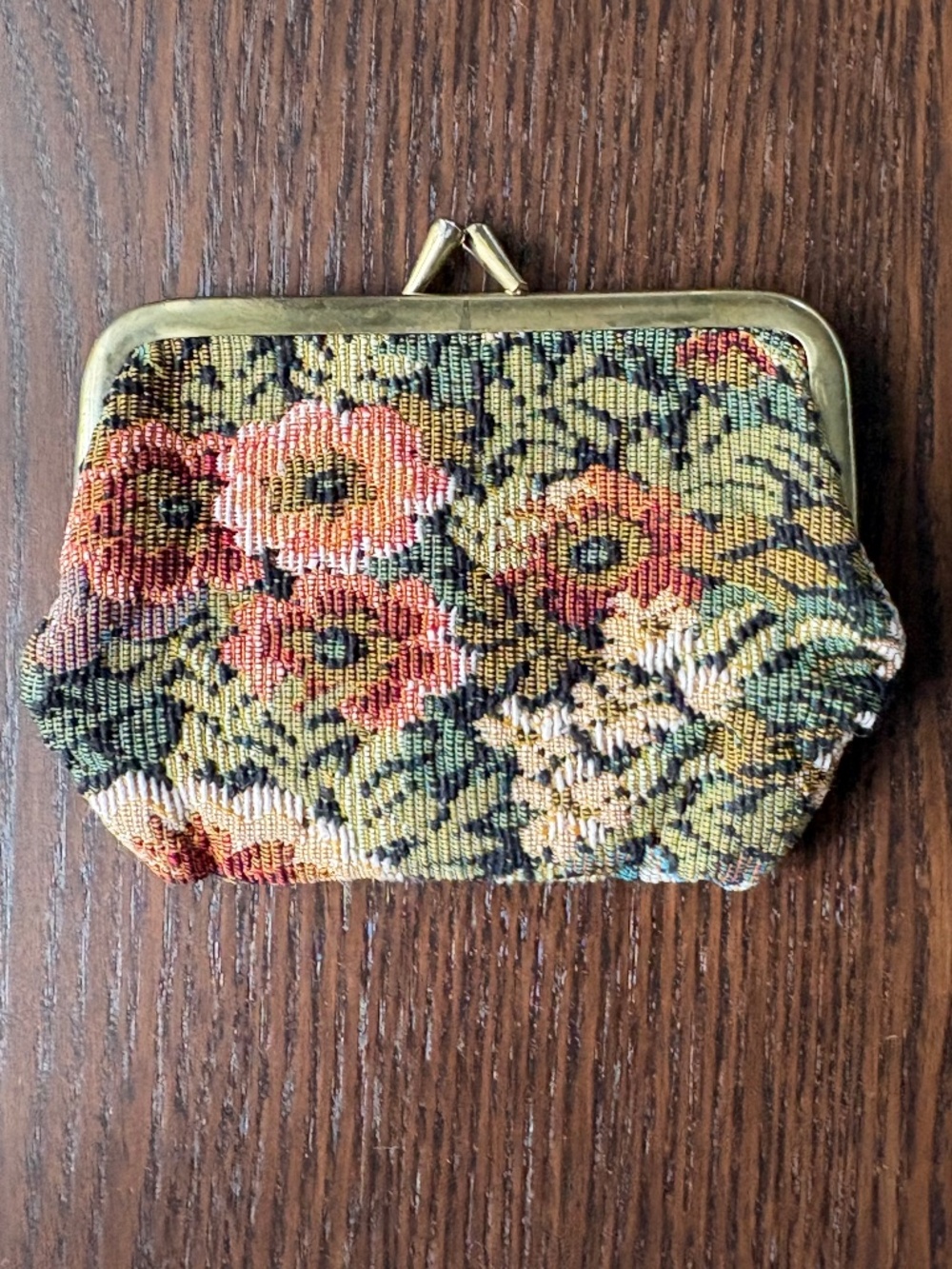 VINTAGE Floral Tapestry Needlepoint Kiss-Lock Coin Purse 🌸